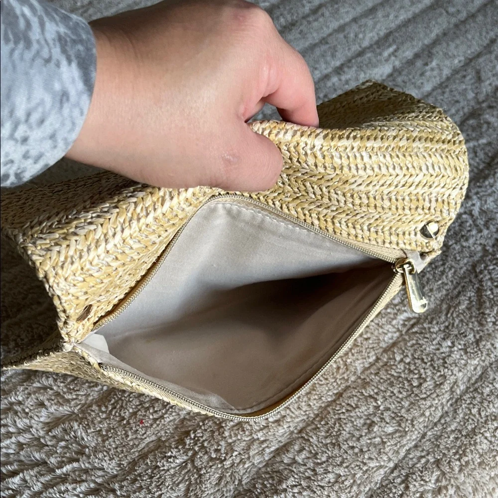 Dior Natural Straw Chain Clutch( GWP) - Picture 4 of 7